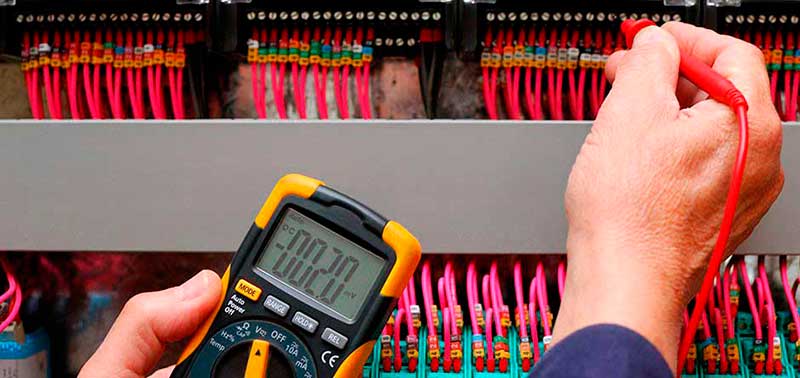 Laboratório de ensaios elétricos